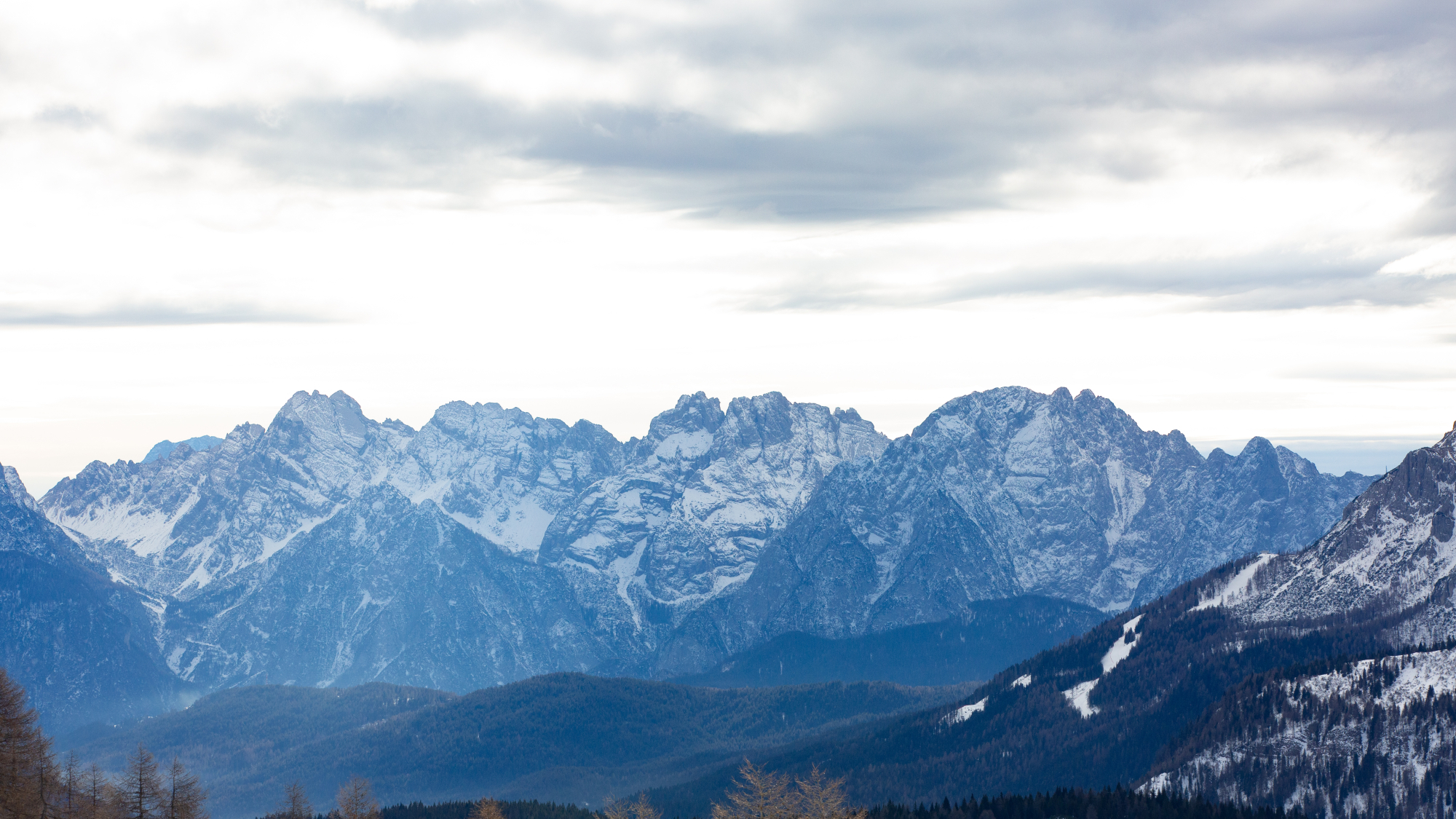 Panoramaausblick im Skigebiet 3 Zinnen Dolomiten