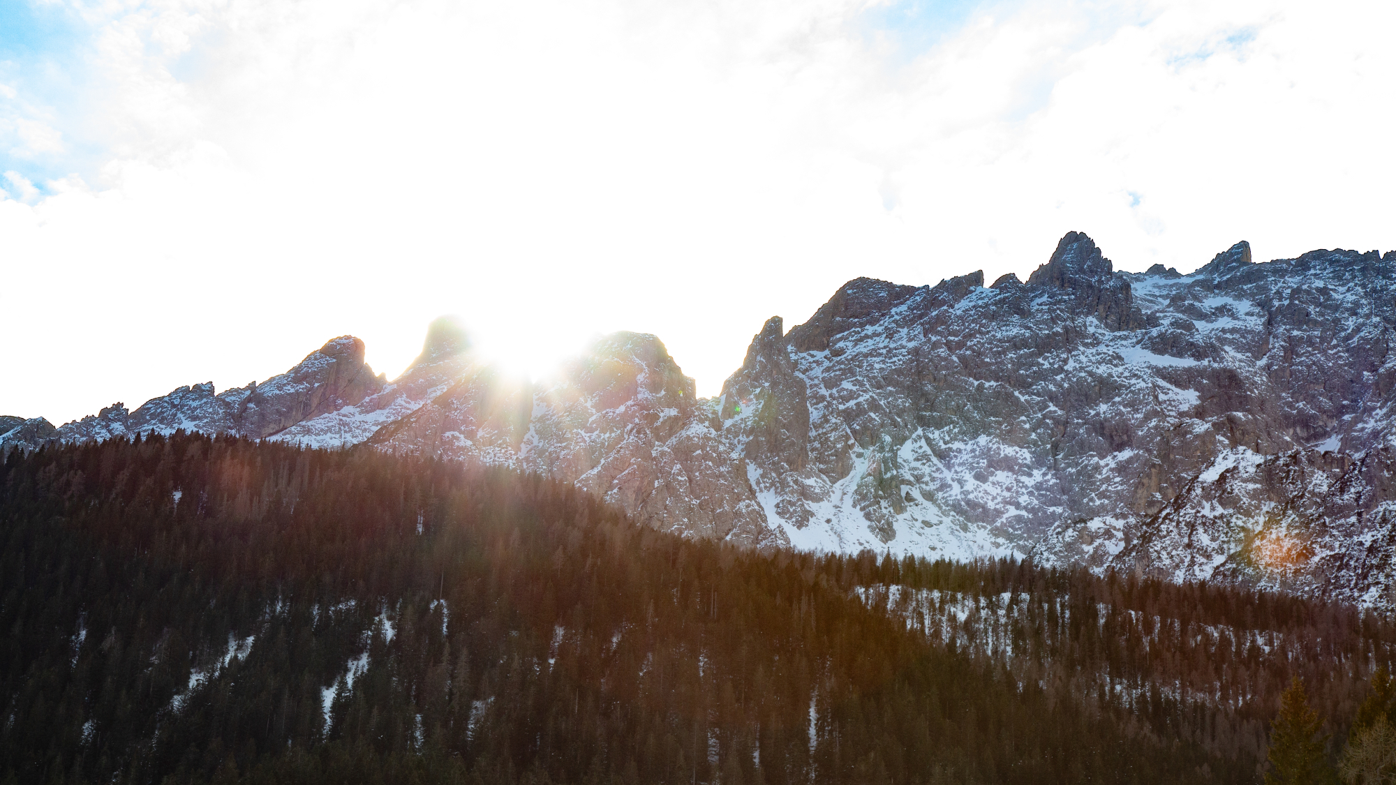 Eingerahmt von den Sextener Dolomiten geht es in Richtung Val Comelico