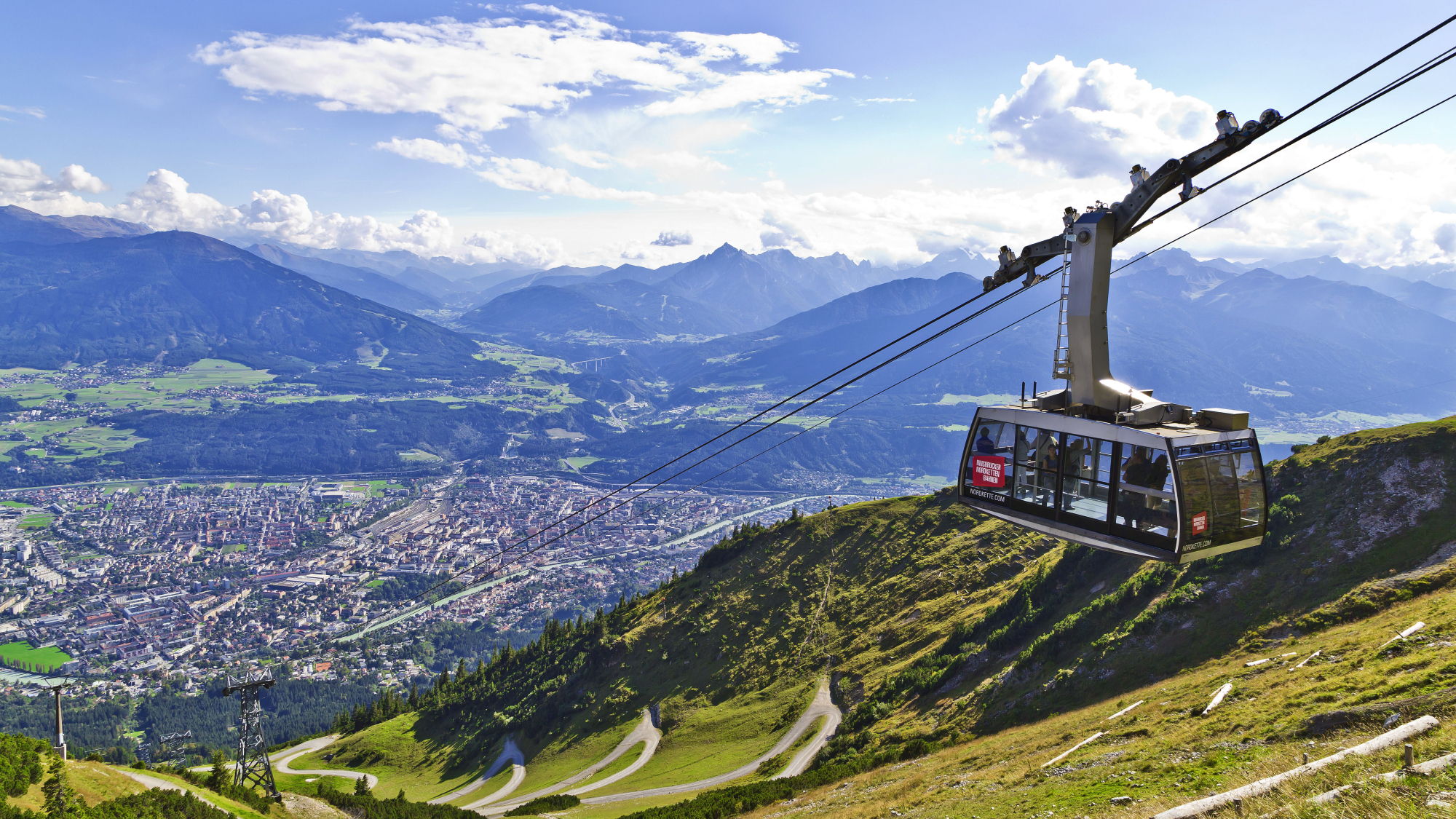 Der Weg von der Stadt auf den Berg ist mit den Nordkettenbahnen besonders kurz und unbeschwert.