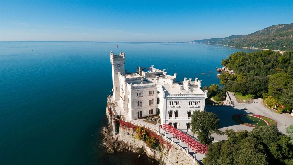 Wunderschön gelegen: Schloss Miramare
