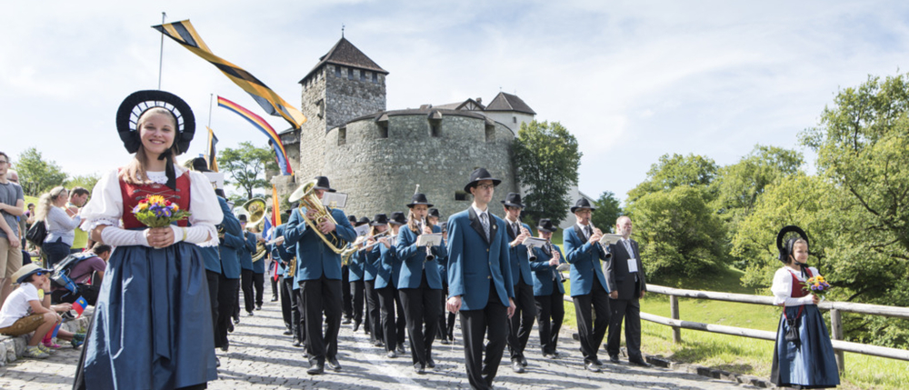 Trachtengruppe am Staatsfeiertag Lichtenstein