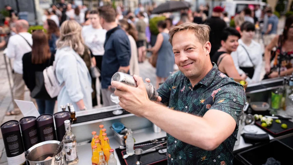 Cocktails & Streetfood - Nikolai Augustin