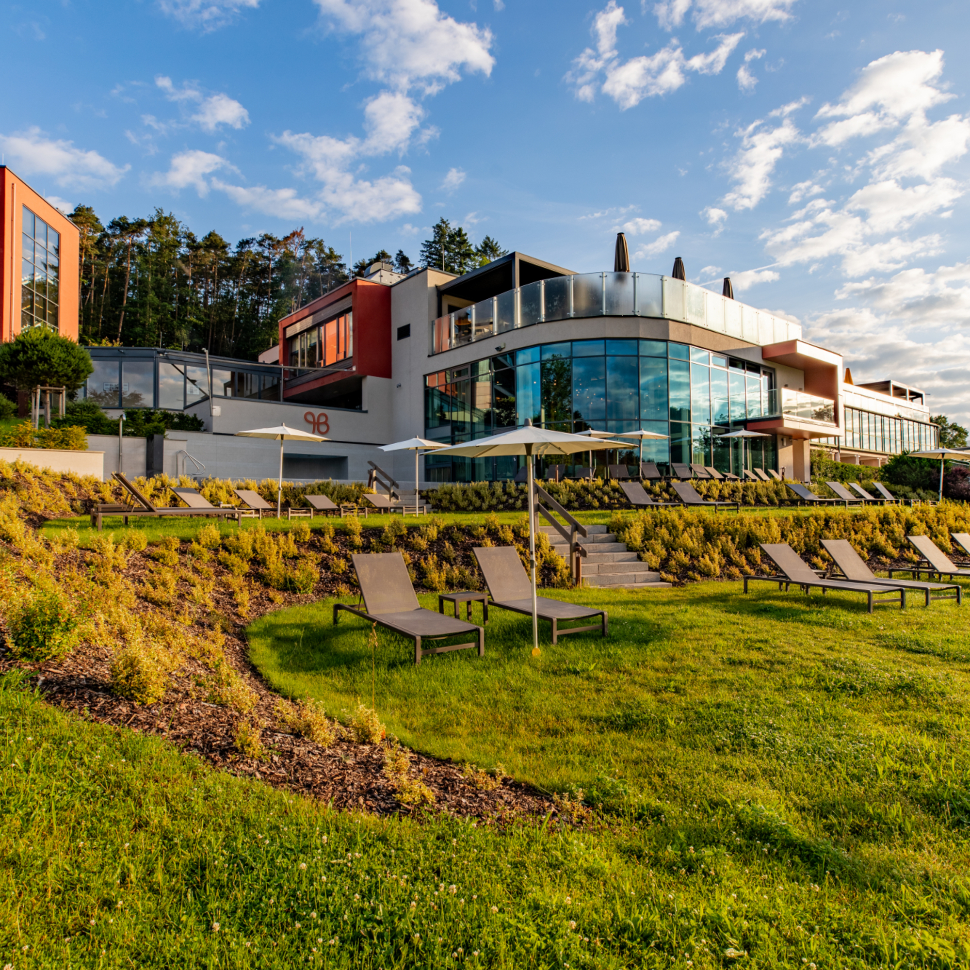 Außenansicht des Pfalzblick Wald Spa Resort