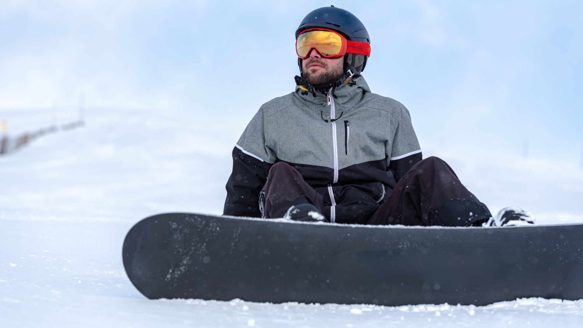 Wer Spaß beim Wintersport haben möchte, der sollte die passende Kleidung wählen.