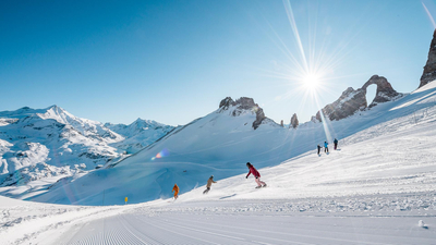 Artikelbild: Winterstart 2025 in den französischen Alpen – Saisoneröffnung & Events