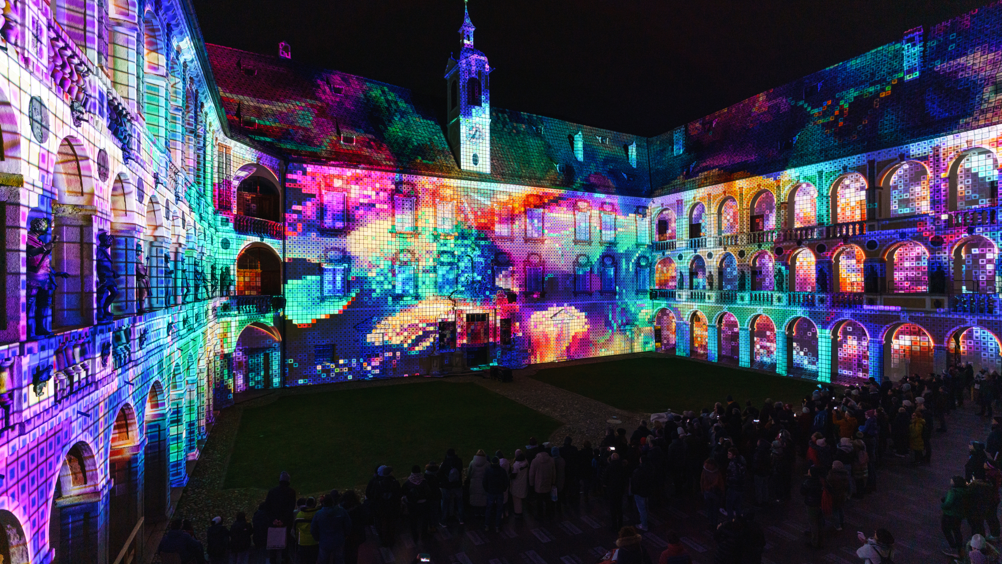 Lichtshow in Brixen