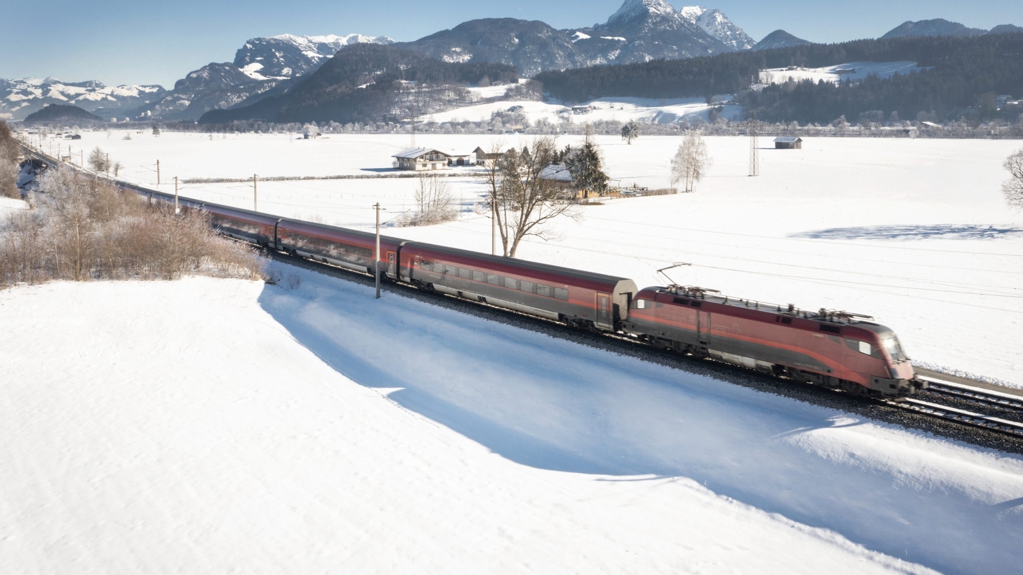Gute Zugverbindungen ermöglichen eine bequeme und schnelle Anreise nach Tirol