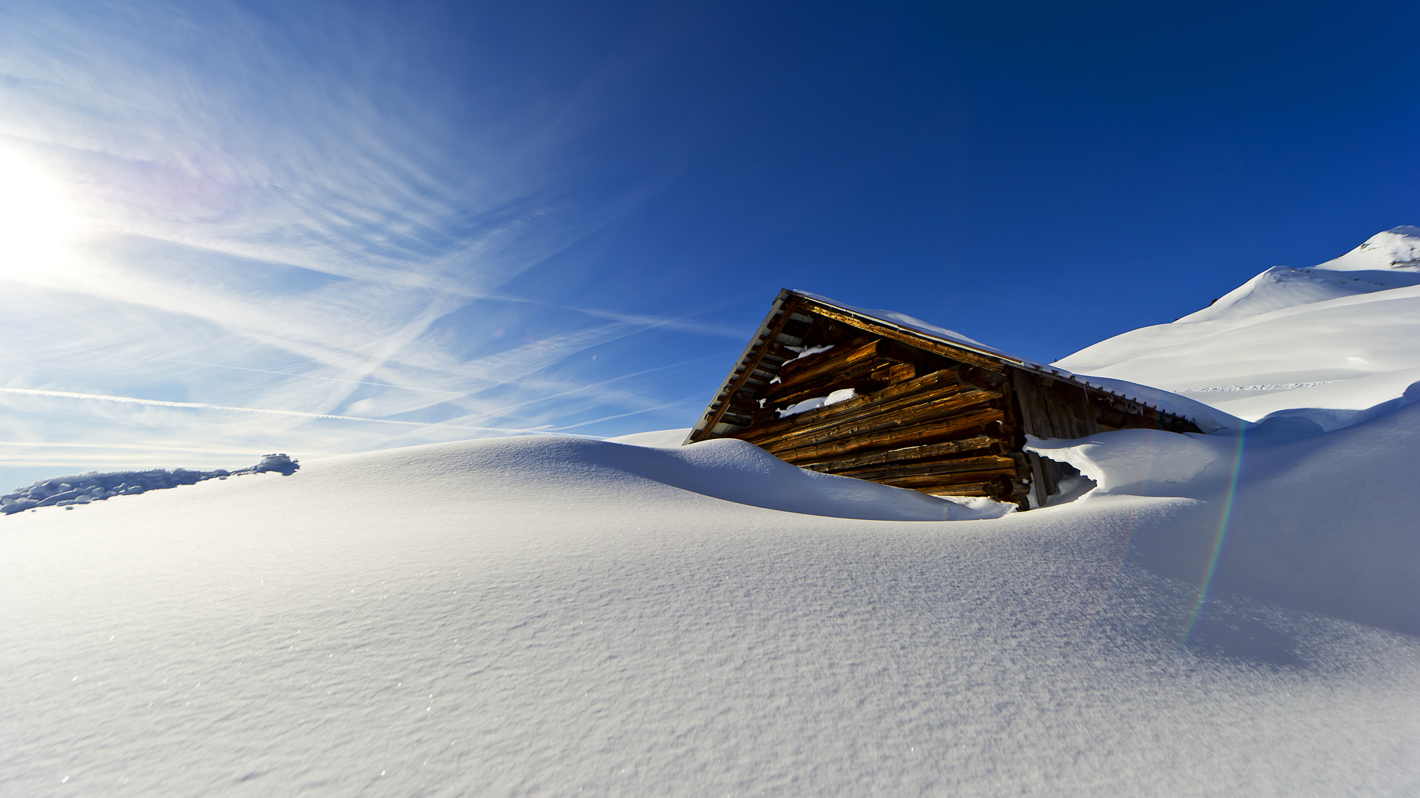 Tiefverschneite Landschaft in Damüls