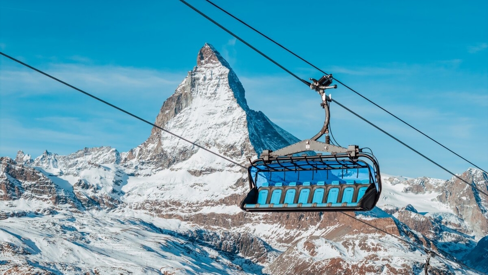 Der neue Gifthitli-Sessellift vor dem Matterhorn
