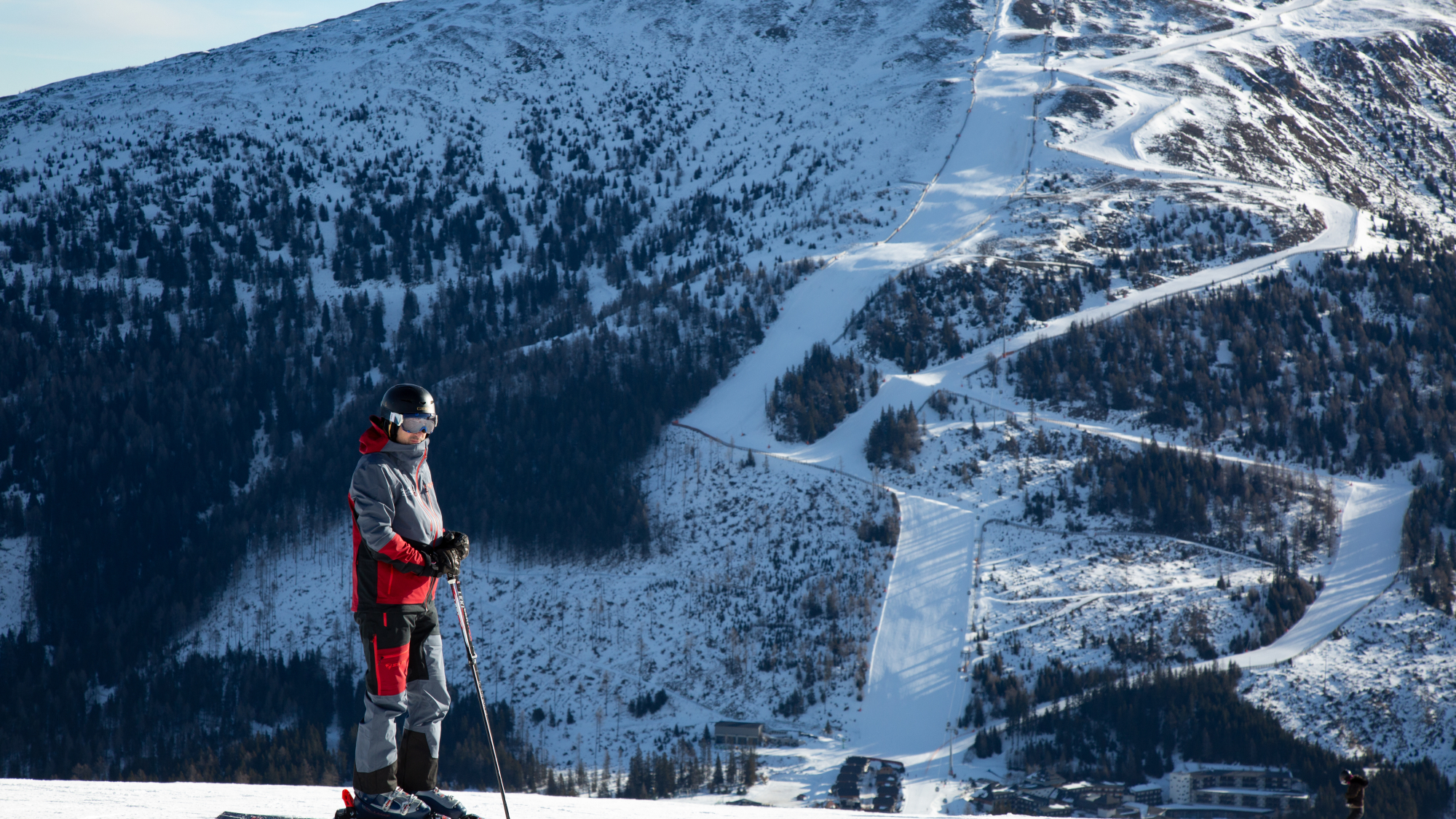 Im Hintergrund die Abfahrten 11 und 11a vom Aineck