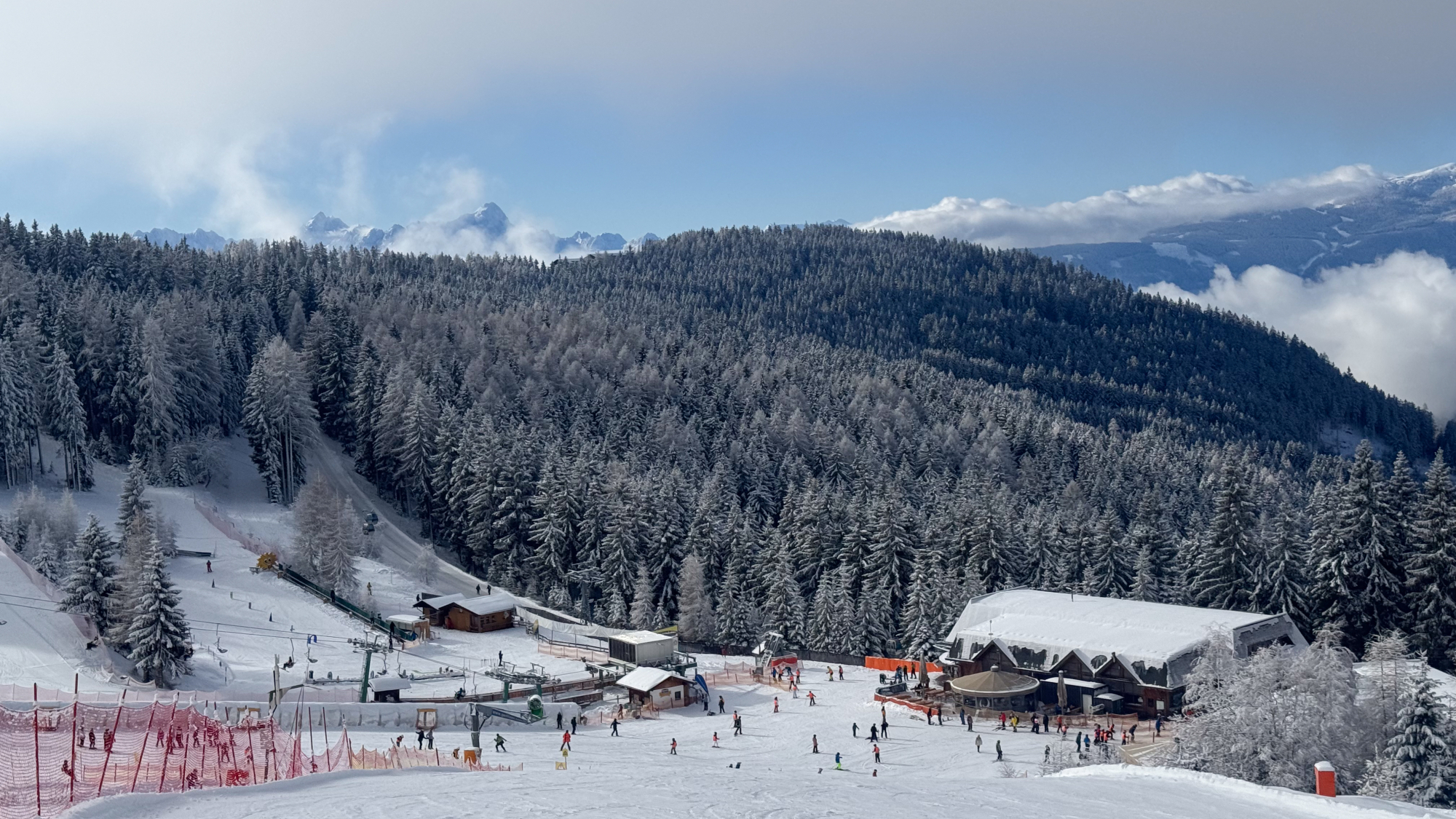 Der Übungsbereich bei der Kanzelhöhe bietet perfekte Voraussetzungen zum Erlernen des Wintersports