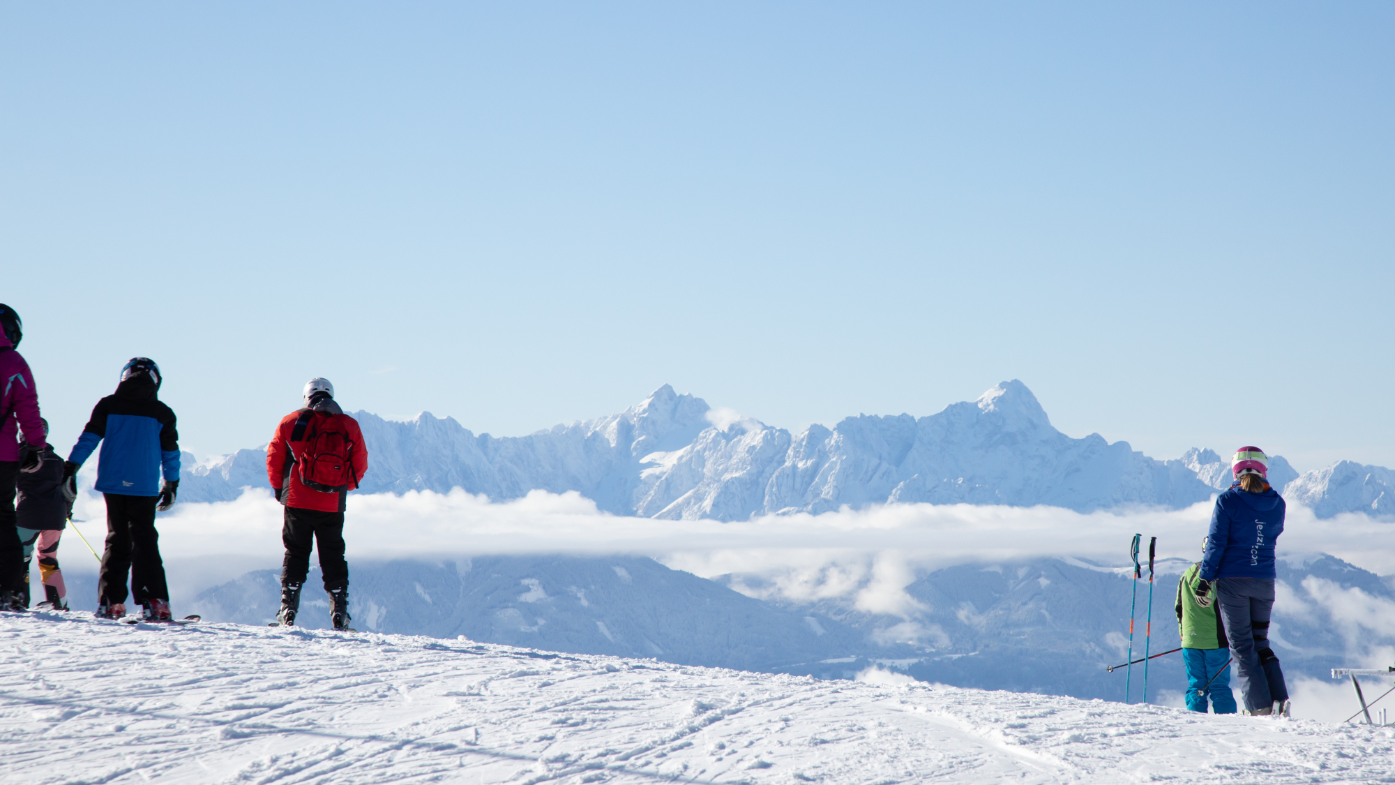 Blick auf die markanten Karnischen Alpen