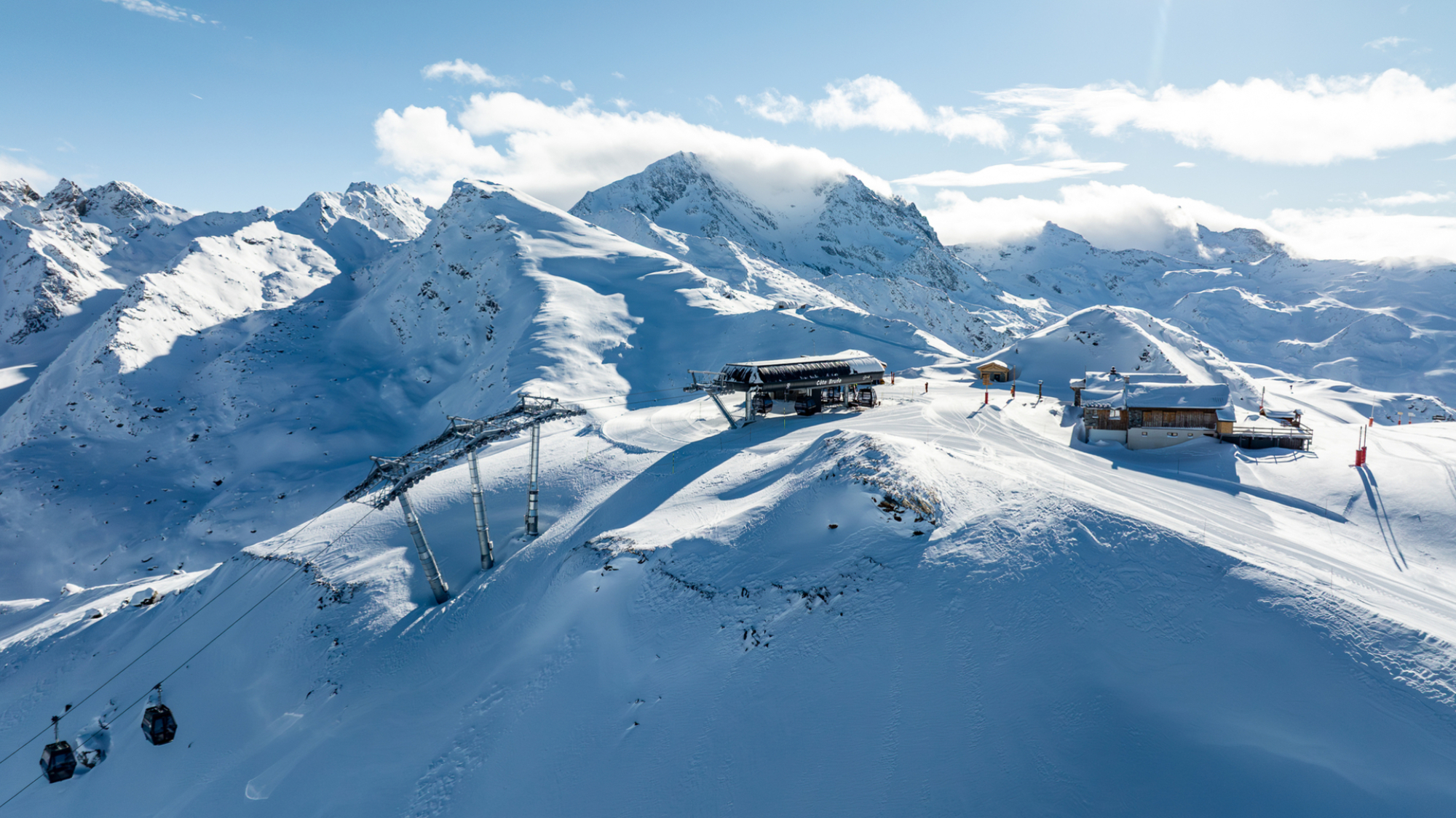 Bergstation der 10er-Kabinenbahn „Côte Brune“ in Méribel
