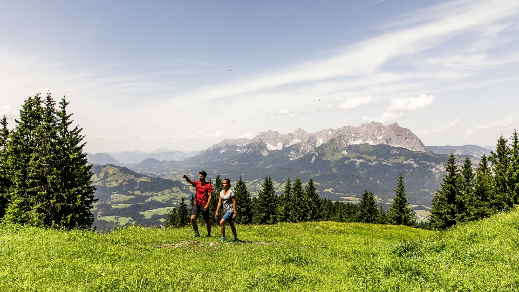 Unterwegs am Harschbichl mit Blick zum Wilden Kaiser