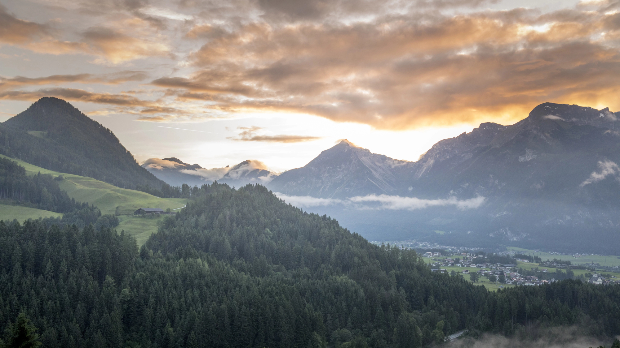 Sonnenuntergangswanderung im Alpbachtal