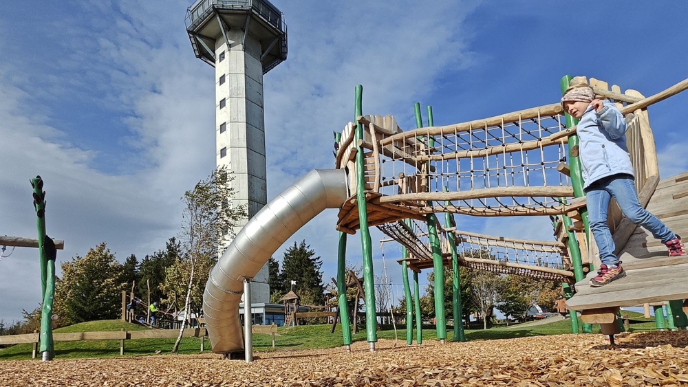 Auch auf dem Abenteuerspielplatz und Rikes Raupenweg sind Ostereier versteckt.