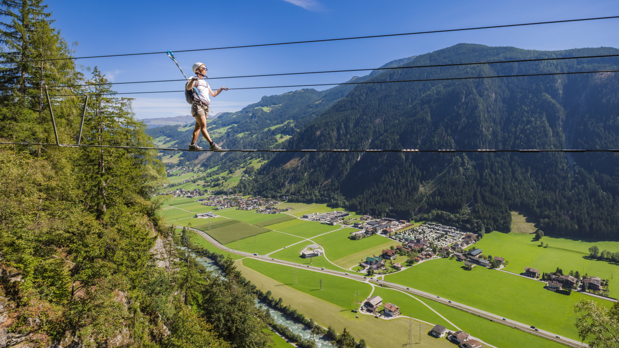 Die neue „Himmelsbrücke“ am Klettersteig Zimmereben