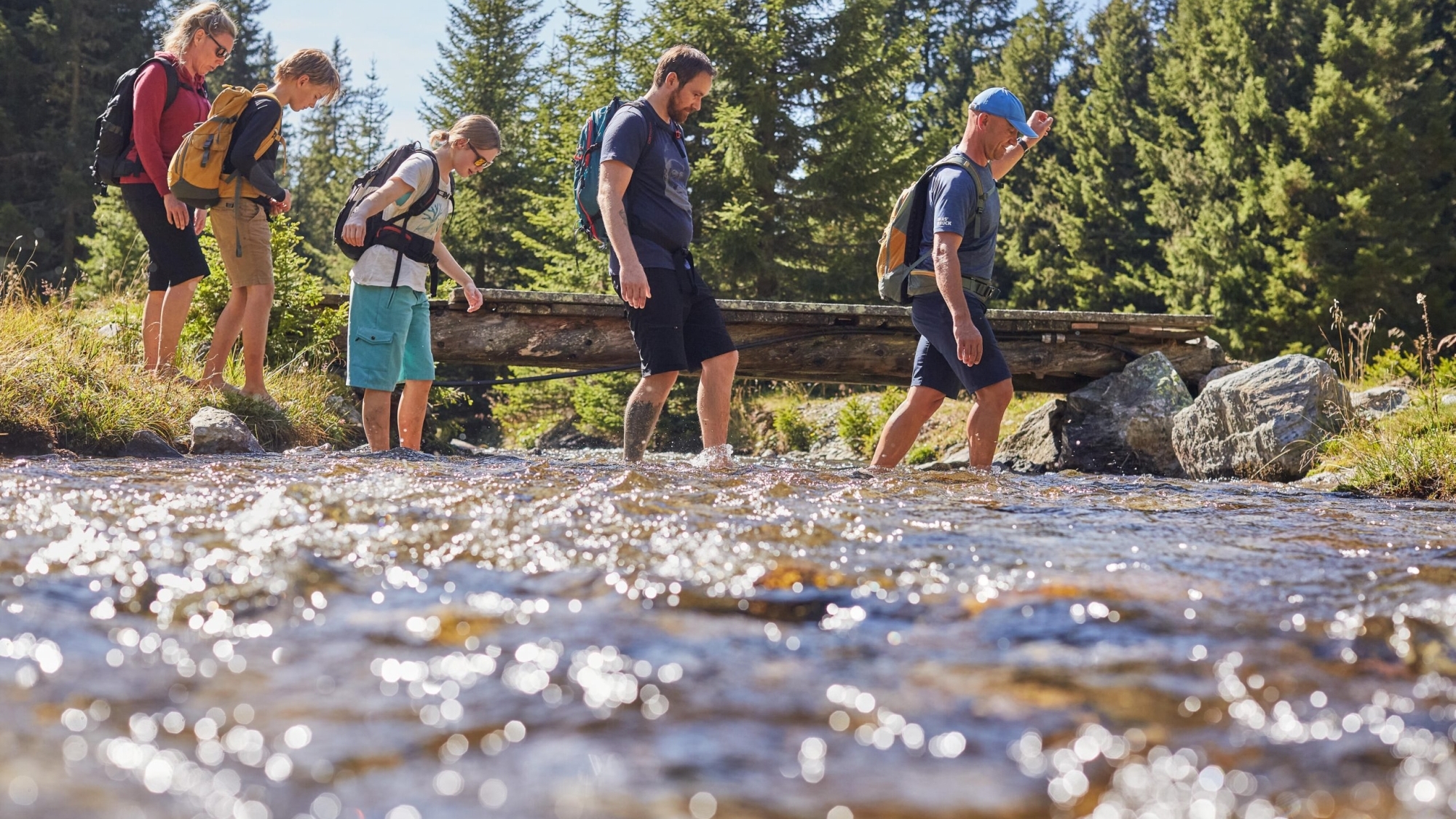 Erfrischende Familienwanderung