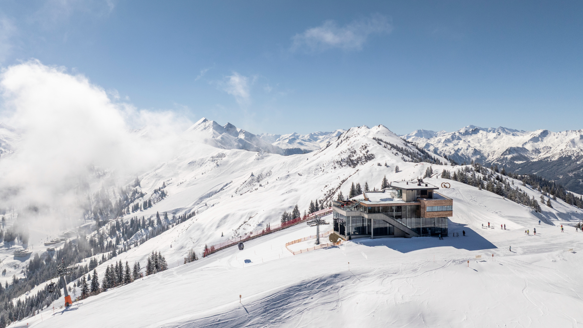 Drohnenaufnahme der Kieserlbahn-Bergstation - Blick nach Süden