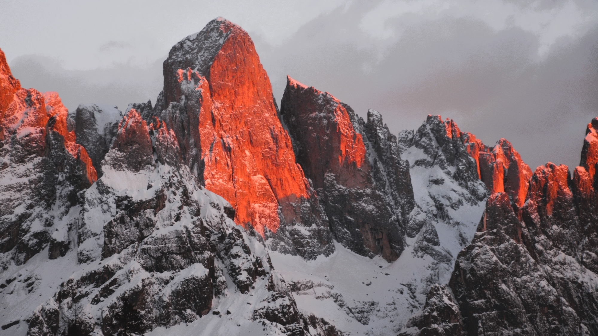 Die Pala di San Martino (2982m) beherrscht mit ihrer mächtigen Wand die zentrale Pala-Gruppe