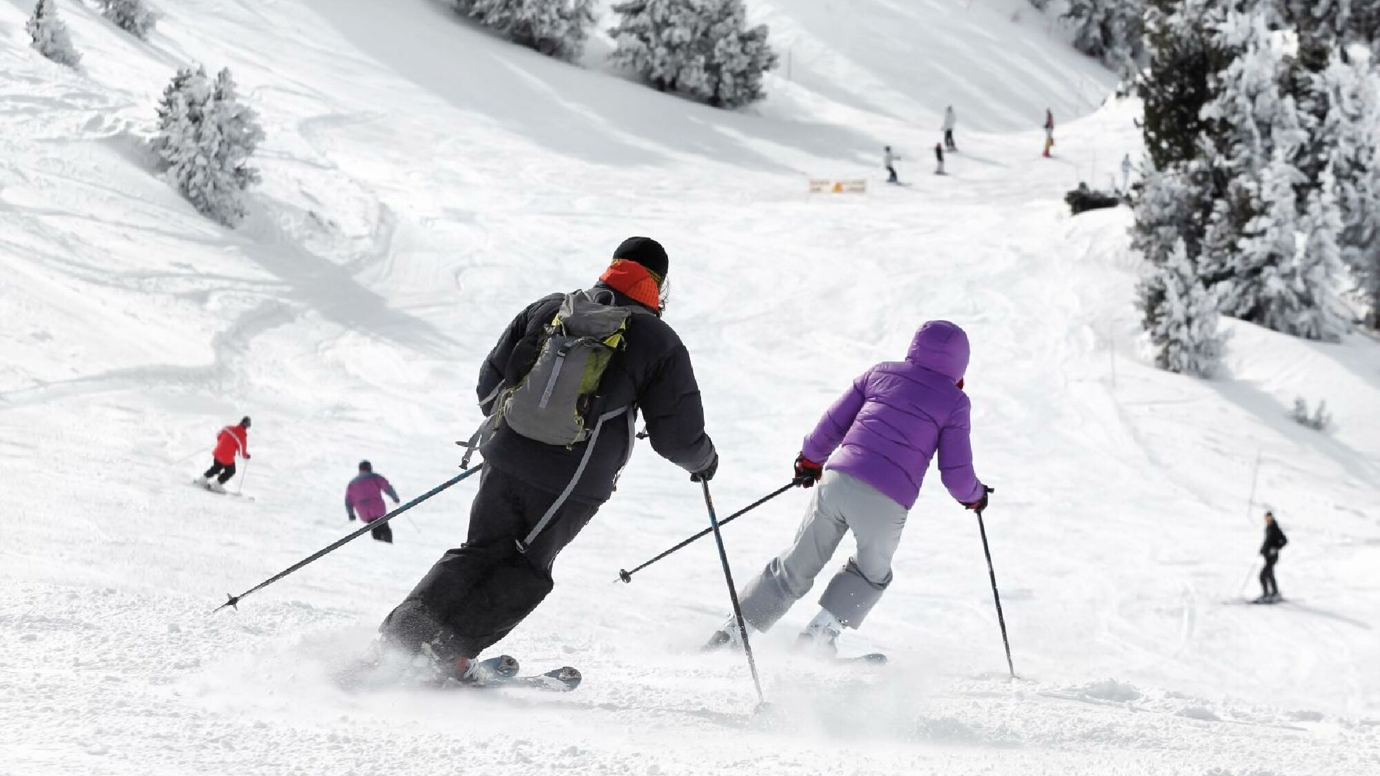 Skifahren lernen geht schnell: Schon nach kurzer Zeit können Anfänger ihre erste Piste meistern