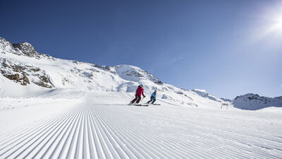 Artikelbild: Wieder Skibetrieb am Kaunertaler Gletscher