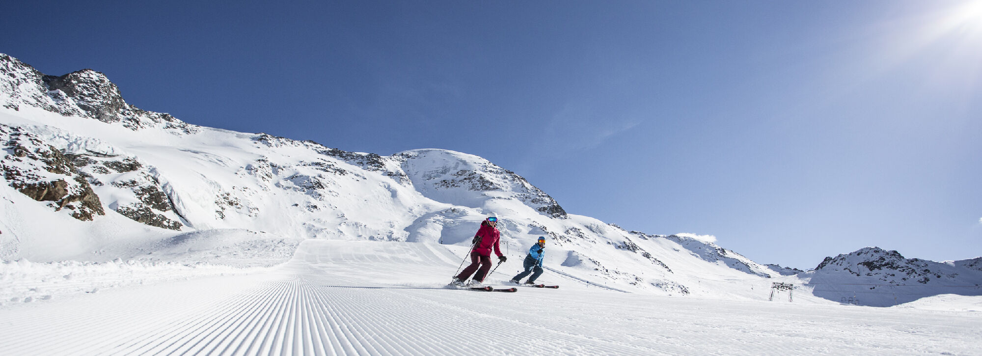 Skifahrer am Kaunertaler Gletscher