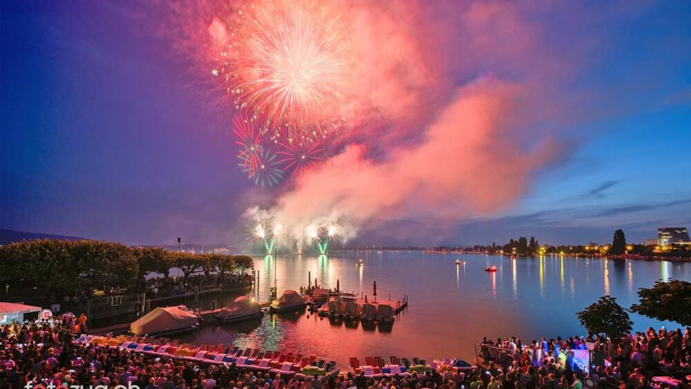 Highlight des Zuger Seefestes ist das Feuerwerk am See