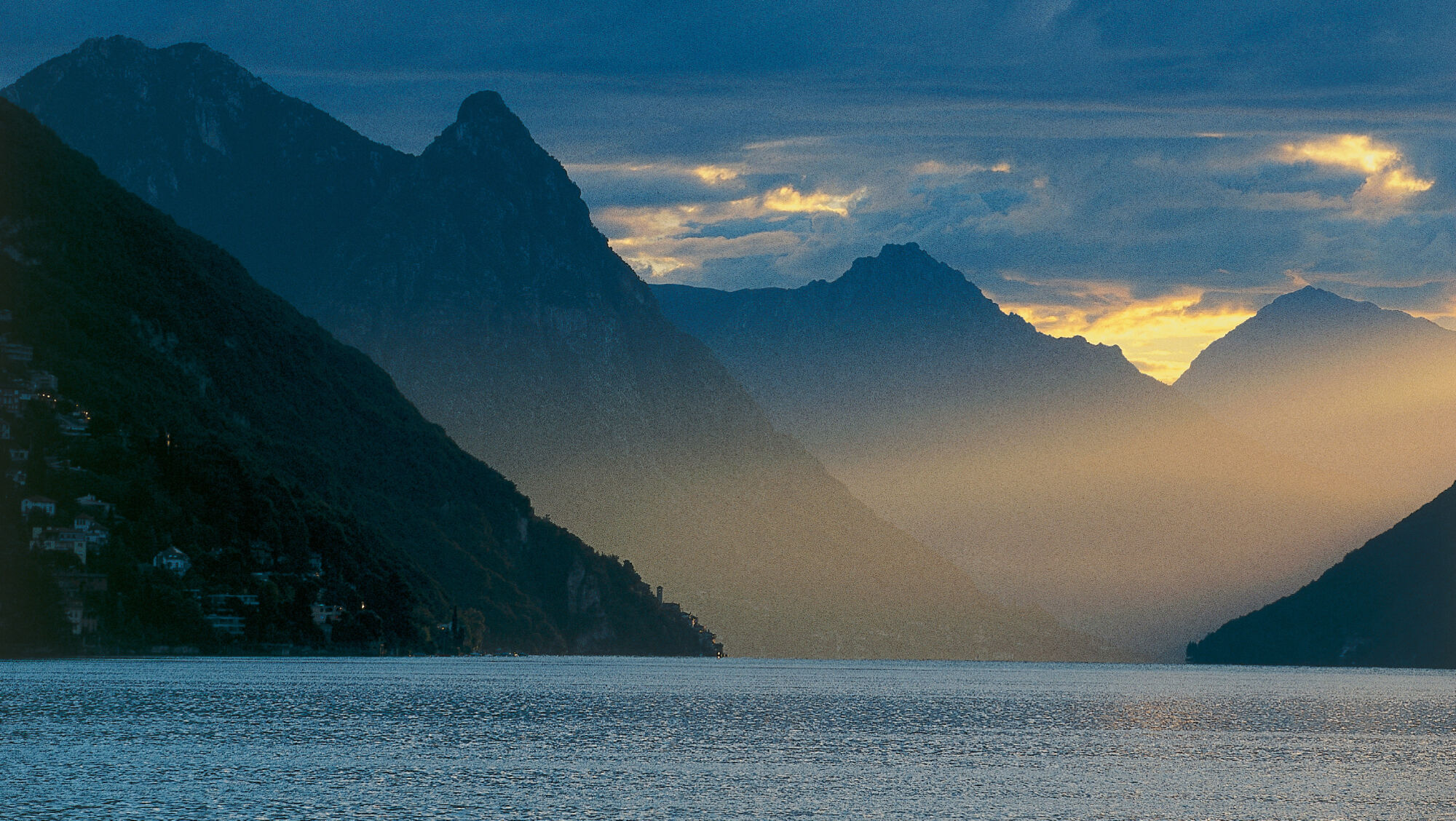 Geheimnisvolle Stimmung am Luganersee