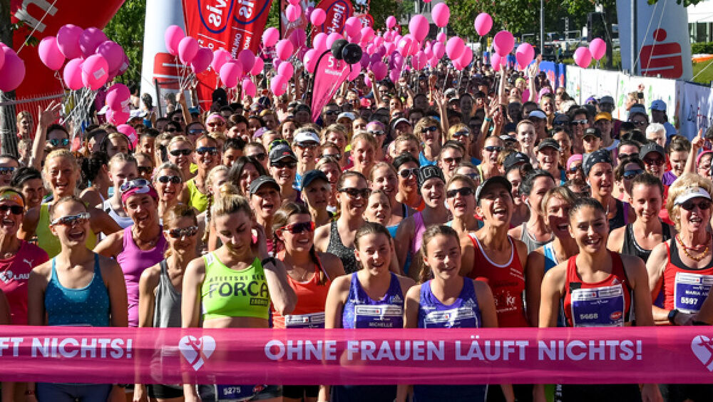 Teilnehmerinnen beim Start des Bodensee Frauenlaufs