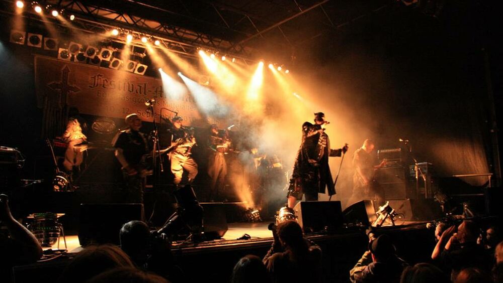 Konzertbühne beim Festival Mediaval