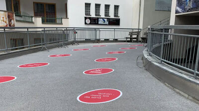 Abstandsmarkierungen in Ischgl