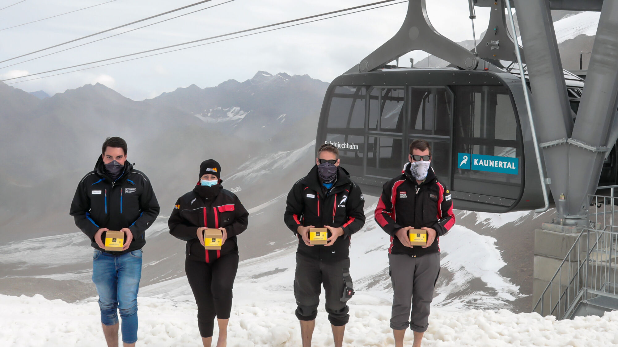 Mitarbeiter des Gletscherparks Tirol