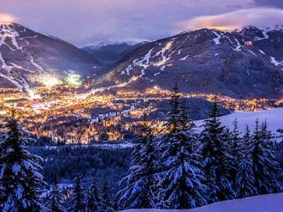 Blick auf Whistler Village und das Skigebiet