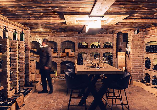 Weinkeller 4*S Hotel Schöne Aussicht