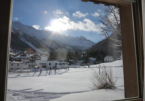 4two Ausblick Esstisch