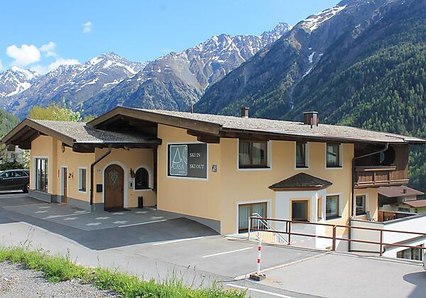 Juwel Ferienwohnungen, Haus im Sommer