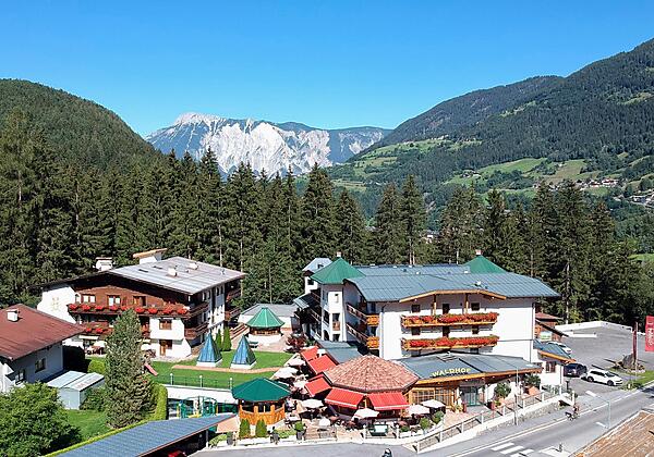 Außenansicht im Sommer