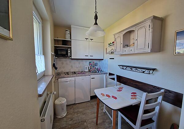 Küche mit Essbereich