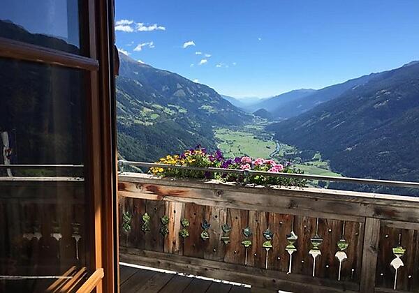Aussicht vom Balkon übers Mölltal