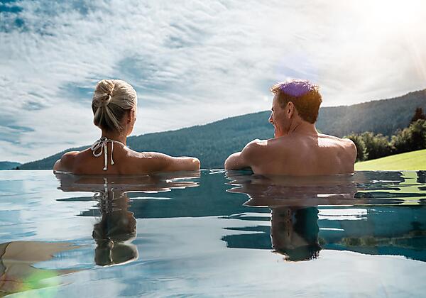 Pool_Dorfblick-ohne-Zaun