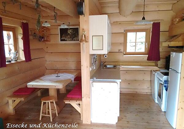 Küche und Essbereich
