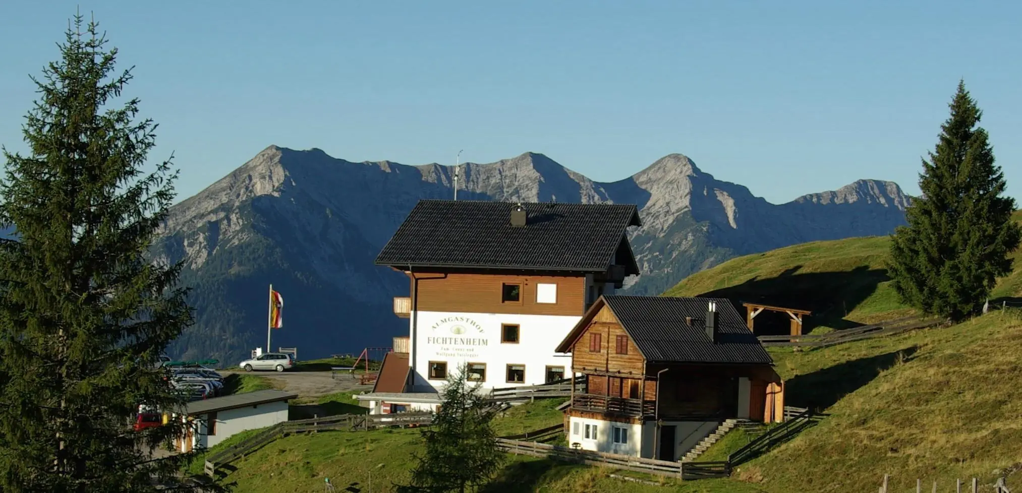 Blick auf die Gailtaler Alpen mit FICHTENHEIM