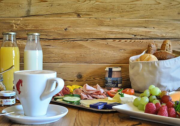 Alpdeluxe_fruehstueck_lounge_full_res-31