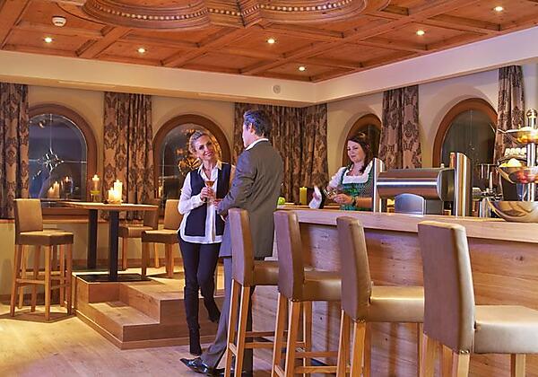 Alpeiner Nature Resort-Hotelbar.jpg