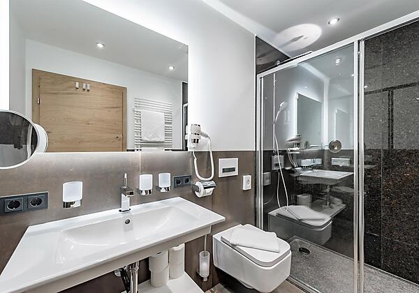 LEF_Badezimmer und Dusche