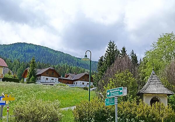 Anfahrt Blick von der Hauptstrasse