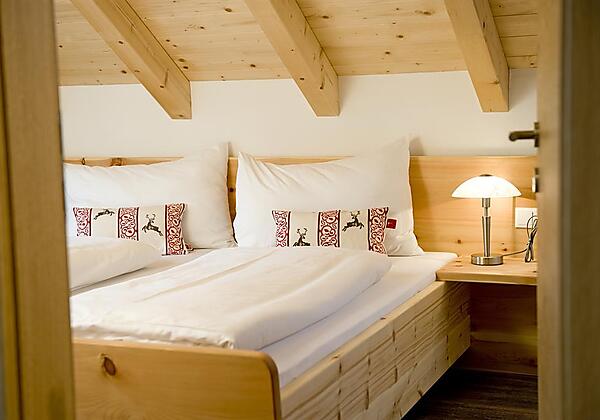 Schlafzimmer Zirbenholz