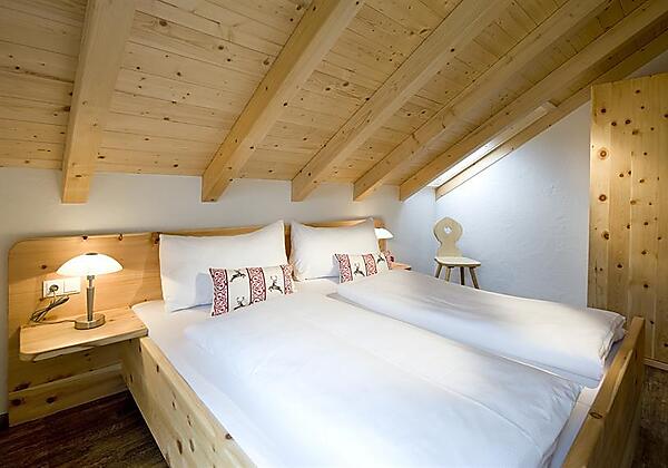Schlafzimmer Zirbenholz