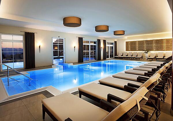 Panoramahotel_Pool-Aussicht